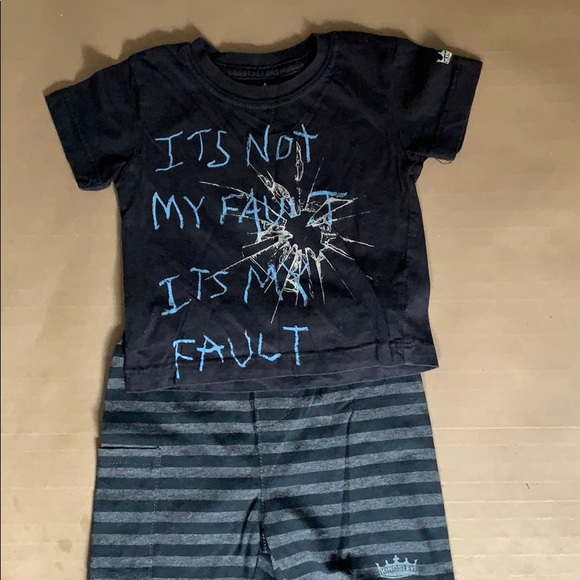 Kingsley outfits! 2 t-shirt one short - Picture 2 of 9